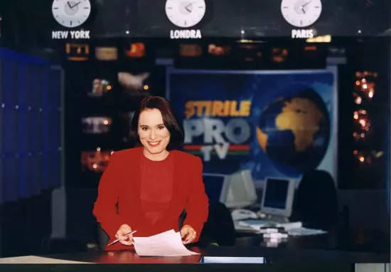 Andreea-Esca-si-a-schimbat-coafura-in-sfarsit-Aparitie-inedita-la-Stirile-PRO-TV-fanii-sunt-surprinsi