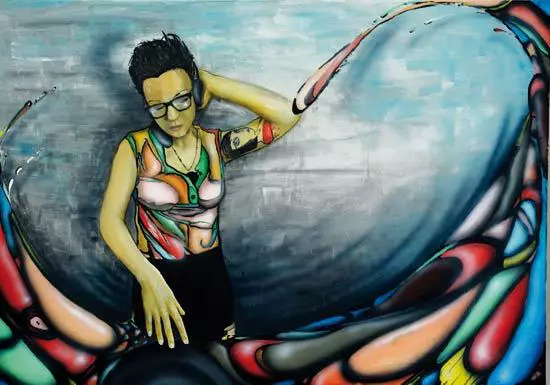 Atunci cind i-am pus Wandei clasica intrebare care este designerul ei preferat, am primit un raspuns scurt si la obiect: Adrian Oianu. „Imi place pentru ca e clasic-modern, pentru ca nu e haotic si pentru ca, oricit i-ar fi de greu, nu face compromisuri. Iar show-urile sale sint mereu insotite de muzica buna!” 