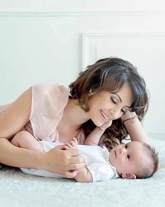 Giulia Anghelescu și fiica ei, Antonia (5)