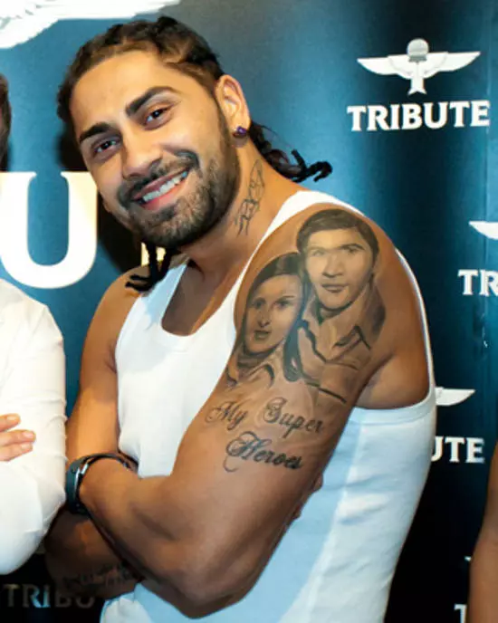 Connect-R, tatuaj cu chipul parintilor