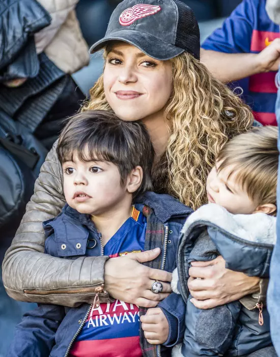 shakira-si-fiii-ei-la-un-meci-de-fotbal