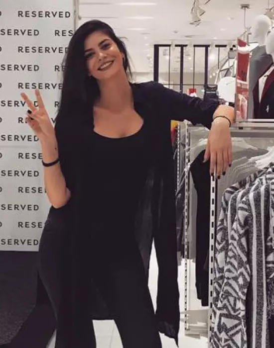 laura america