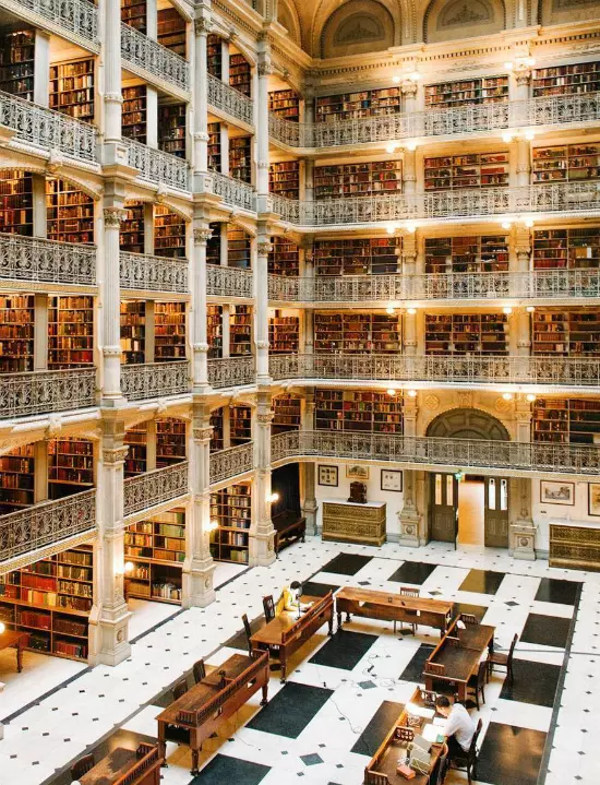 Biblioteca George Peabody în Baltimore, Maryland