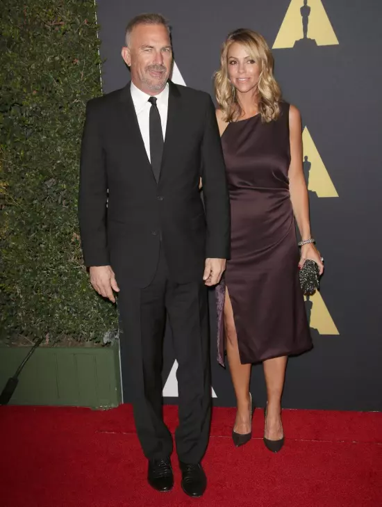 Kevin Costner si Christine Baumgartner