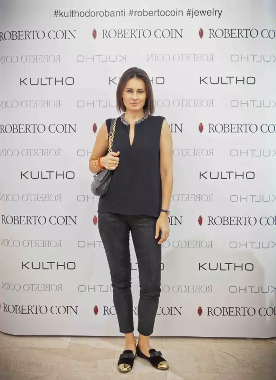 Roxana Voloseniuc (Elle)