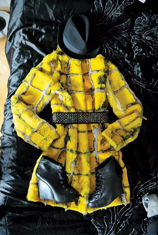 DJ Wanda recunoaste ca pentru ea hainele sint un mod de a-si exprima personalitatea. Nu ignora niciodata tendintele, chiar daca are in paralel si alte surse de inspiratie, cum ar fi moda strazii londoneze. Asa a luat nastere noul ei stil: urban glam. 