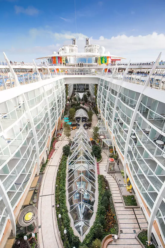 symphony-of-the-seas-29