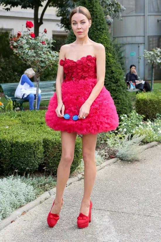 Ulyana Sergeenko la show-ul Giambattista Valli