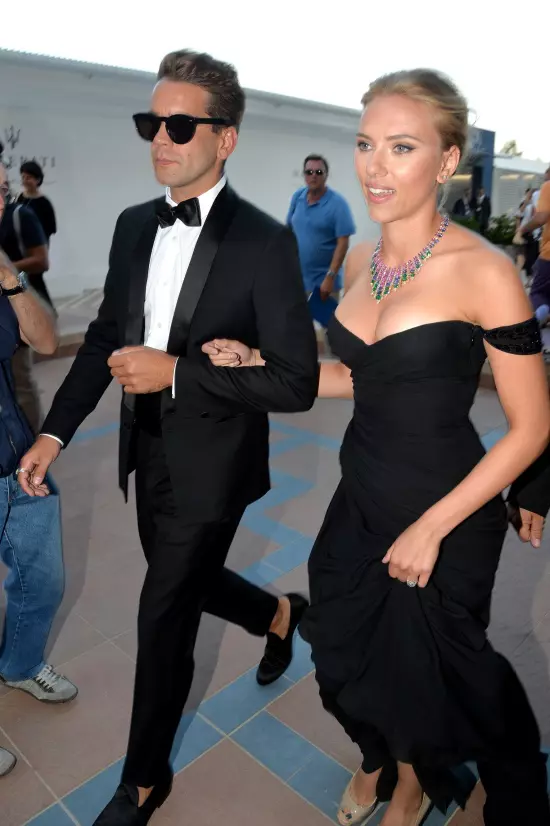 Scarlett Johansson si Romain Dauriac