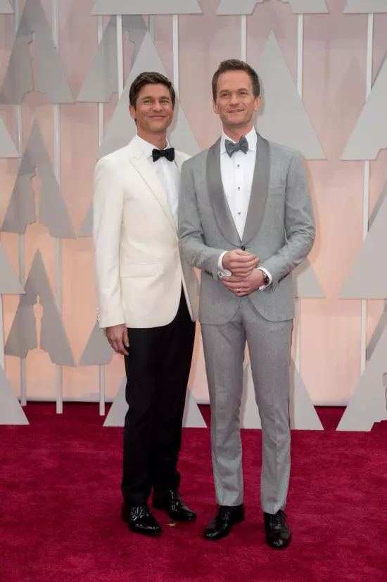 Neil Patrick Harris (Brunello Cucinelli) si David Burtka (Calvin Klein)