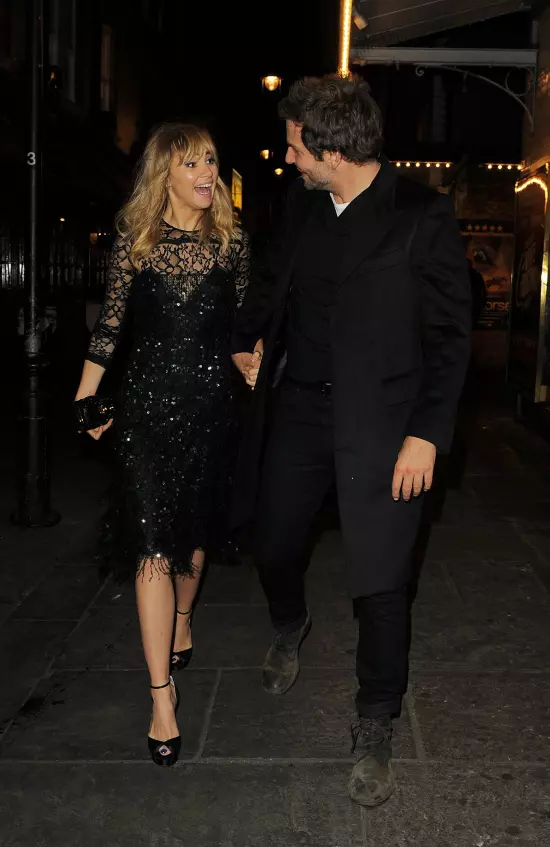 Bradley Cooper şi Suki Waterhouse 
