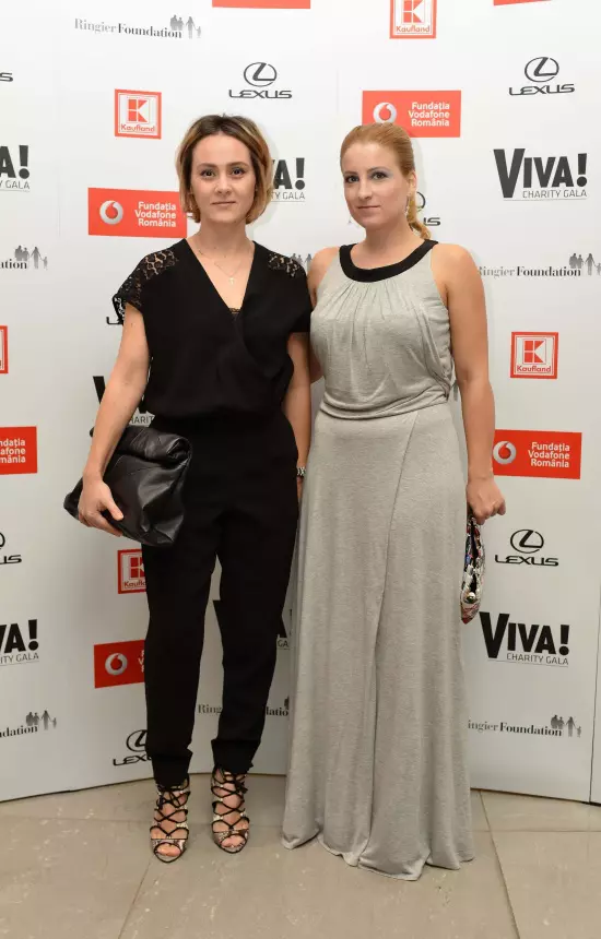 Iulia Paraschivescu (Elle) si Daciana Rudan (Viva)