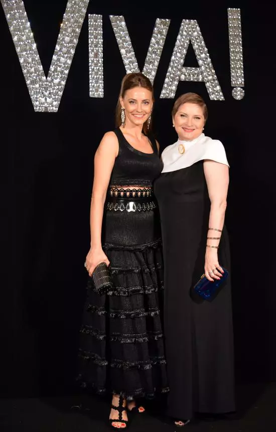 Diana Sucu (tinuta Azzedine Alaia) si Cristina Stanciulescu