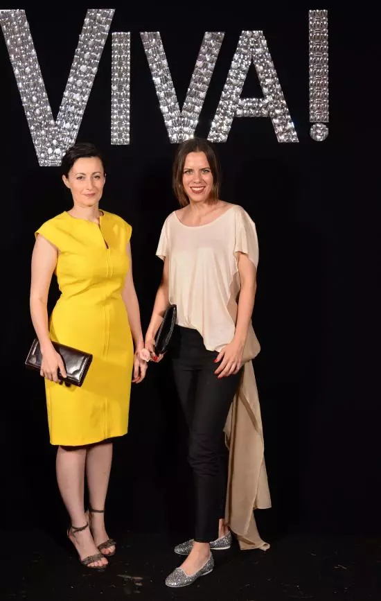 Elena Paslaru si Olivia Dutu ( The Cover)