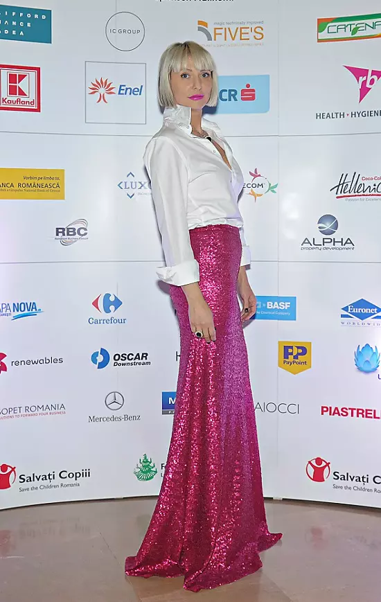 Andreea Velenza (World Class)