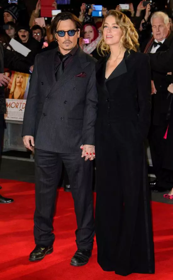 La Londra, la premiera "Mortdecai", alaturi de iubita lui, Amber Heard