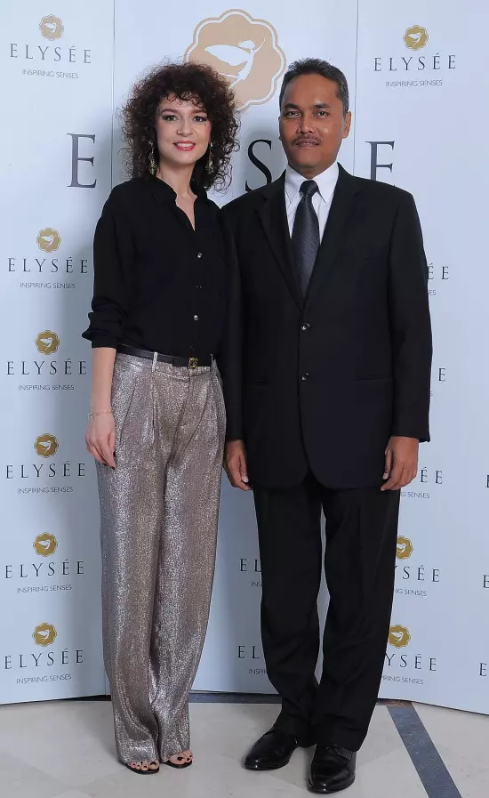 Cristina Balan (Elysee Concept) si Ambasadorul Republicii Indonezia la Bucuresti, Diar Nurbintoro