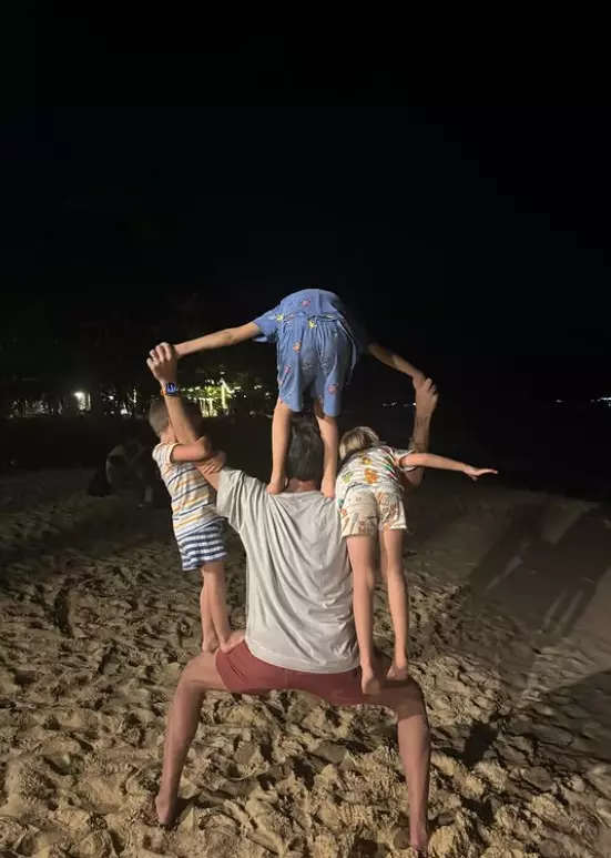 adela popescu radu valcan thailanda 8