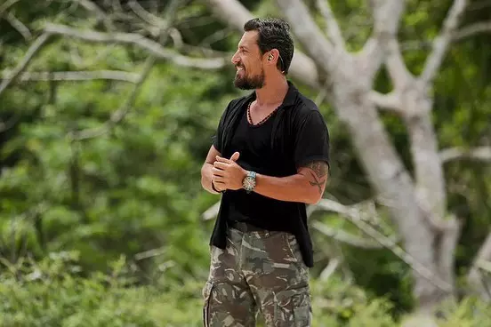 De-ce-foloseste-Daniel-Pavel-cuvinte-„bizare-la-„Survivor-Romania-2022.-Ce-studii-are-prezentatorul-TV-4