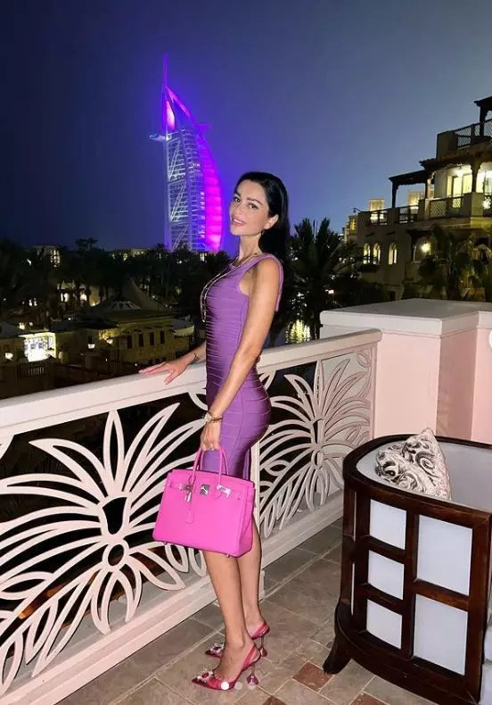 brigitte-pastrama-le-a-facut-fanilor-un-tur-al-vilei-din-dubai-zdupa-sase-luni-de-lacrimi-acum-intru-in