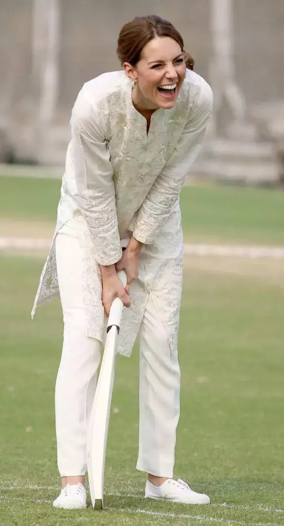 kate-middleton-fotografii1-553x1024-copy-copy