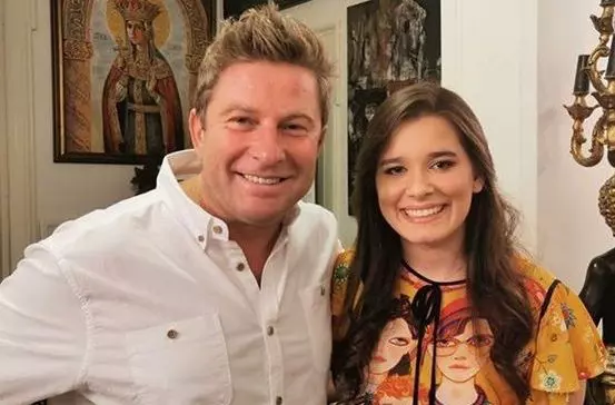 kira-hagi-o-artista-completa-actoria-e-marea-iubire-dar-fiica-lui-hagi-si-a-expus-si-tablourile-a-fost_1_size6