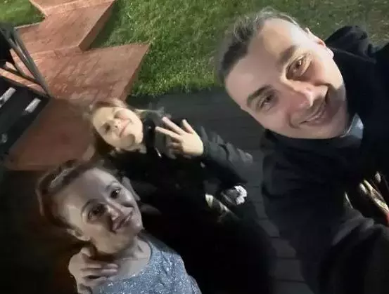 cum-se-intelege-nuti-cu-familia-prodan-9