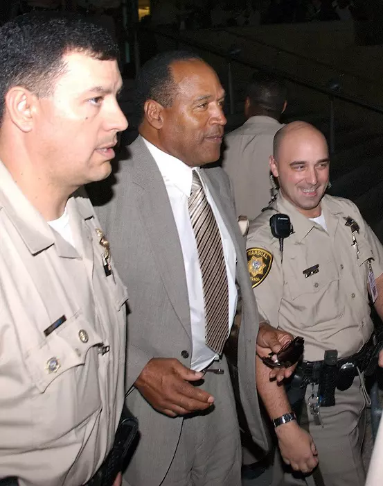 *EXCLUSIVE* OJ Simpson Leaves Vegas Courthouse