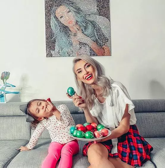 3Andreea-Balan-si-fiica-sa-Ella