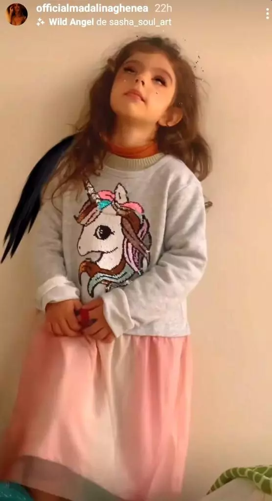 Cum arată fiica Mădălinei Ghenea. Micuța Charlotte vorbește italiana (2)