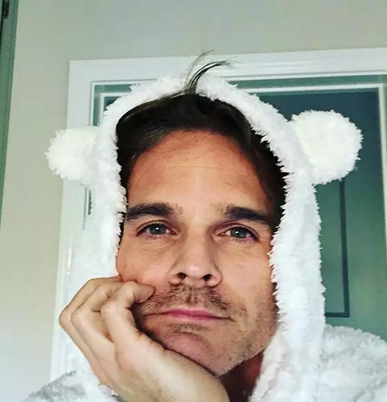 actor-din-Tanar-si-Nelinistit-cu-coronavirus8