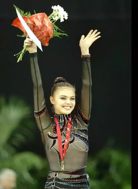 cine-este-Alina-Kabaeva-presupusa-iubita-alui-Vladimir-Putin-11