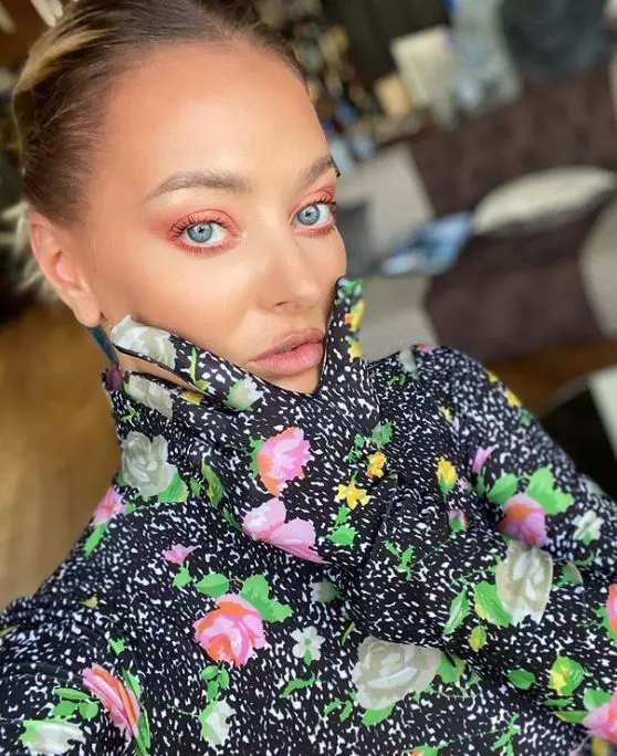 delia-costum-de-baie