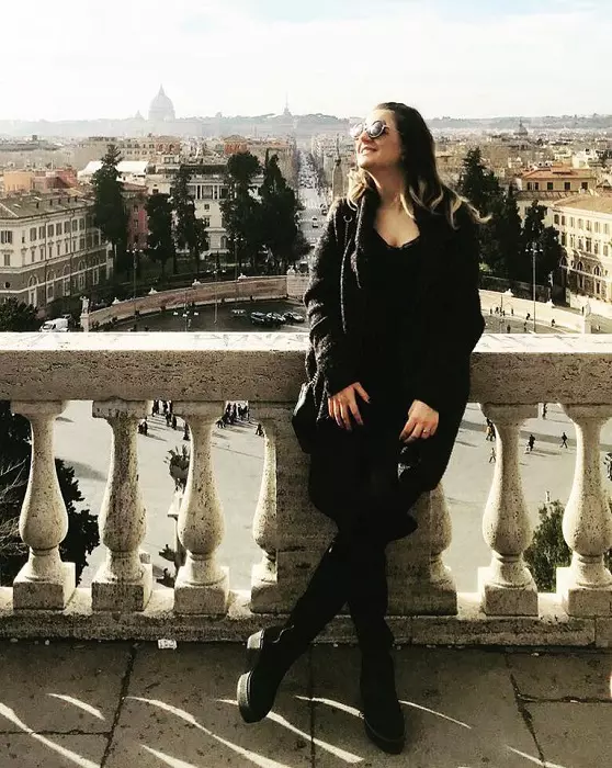 Cu ce se ocupă fiica lui Oreste. Sabina Teodorescu are 27 de ani