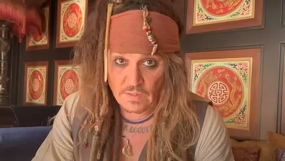 johnny-depp-din-nou-in-rolul-lui-jack-sparrow-pentru-o-cauza-nobila-1