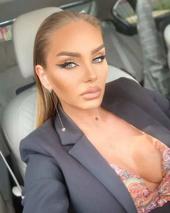 Iulia Albu a criticat aparițiile Mariei Constantin. "Are ceva de picoliță. Și pielea rotisată..." Ce replică i-a dat cântăreața