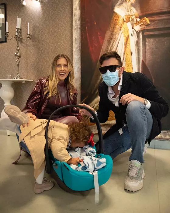 Emily Burghelea a povestit experiența nașterii: "Andrei îmi împingea cu capul în piept"
