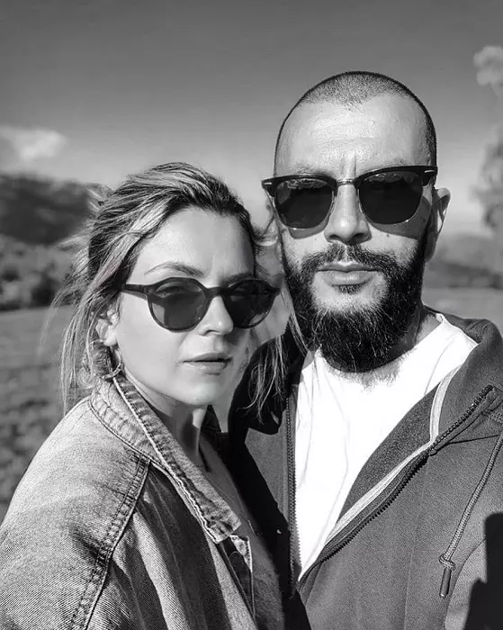 Victoria Răileanu s-a logodit. Actrița din serialul "Vlad" a fost cerută de soție în Paris