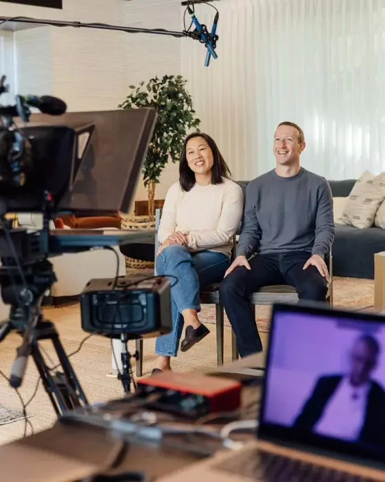 Mark Zuckerberg si Priscilla Chan la filmari