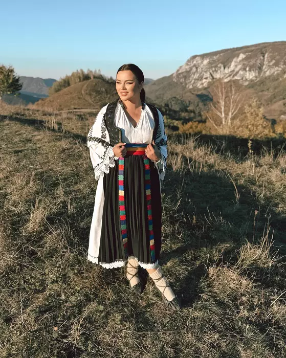 carmen de la salciua 4