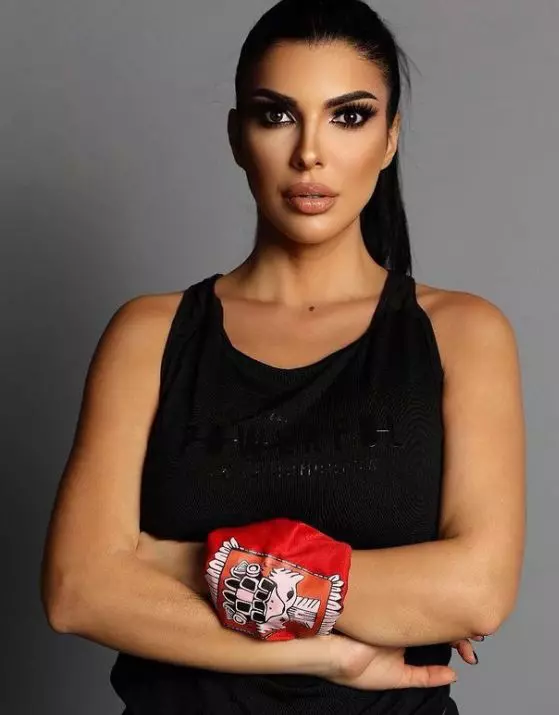 andreea-tonciu-atac-laura-giurcanu-7