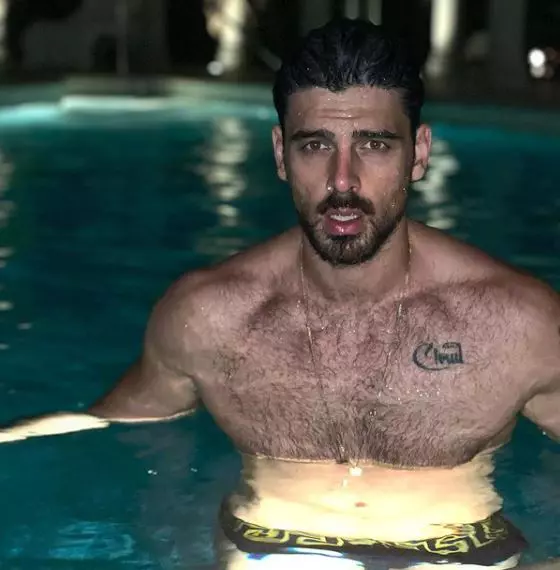 Michele-Morrone-nu-e-gay-9