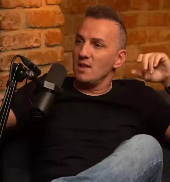 mihai-traistariu-la-podcast-happyfish-aproximativ-discutii-2022-560x600-1