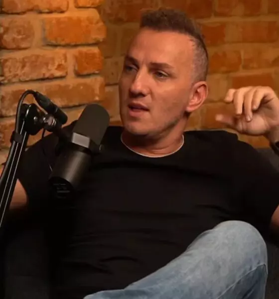 mihai-traistariu-la-podcast-happyfish-aproximativ-discutii-2022-560x600