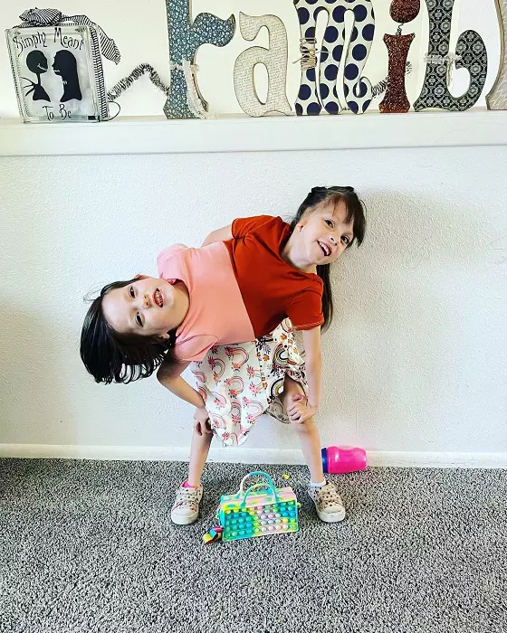 gemenele simeze Callie si Carter 2