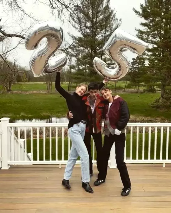 gigi-hadid insarcinata zi de nastere