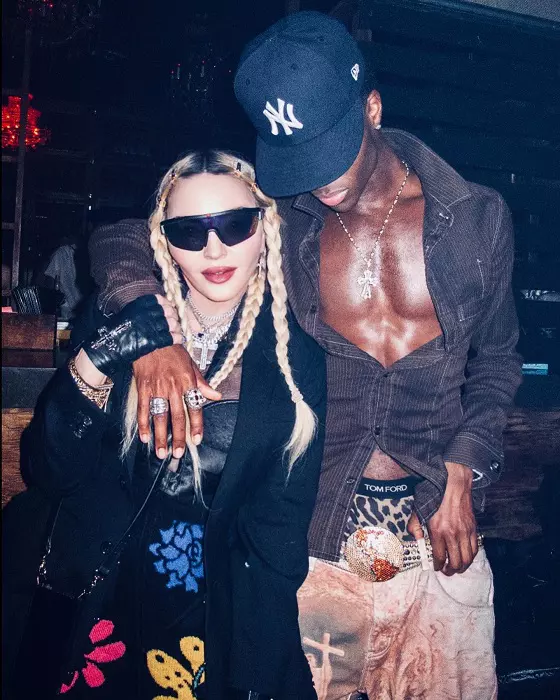 madonna s-a despartit de iubitul ei