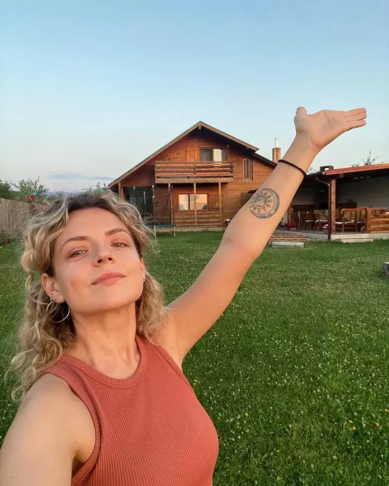 Victoria Răileanu, prima imagine cu iubitul ei, la doi ani după divorțul de fostul partener. Cu cine se iubește actrița