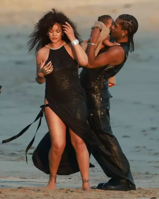 Sedinta foto Rihanna