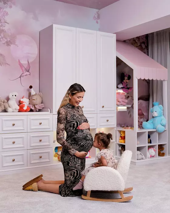 Emily Burghelea a povestit experiența nașterii: "Andrei îmi împingea cu capul în piept"